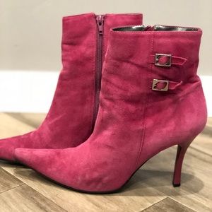 💕BCBG Fuchsia Suede Booties 💕